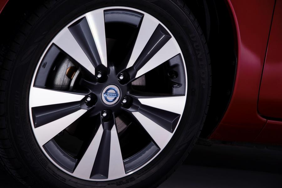  Nissan Leaf 2013 года  (фото 27 из 63)
